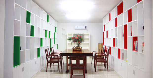 良好办公室环境办公家具展示