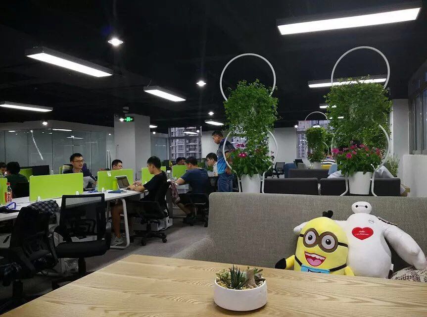定制办公家具场景图
