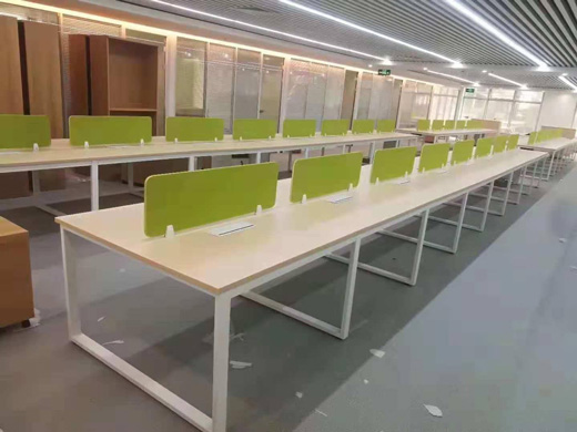 橡胶板办公家具现场图